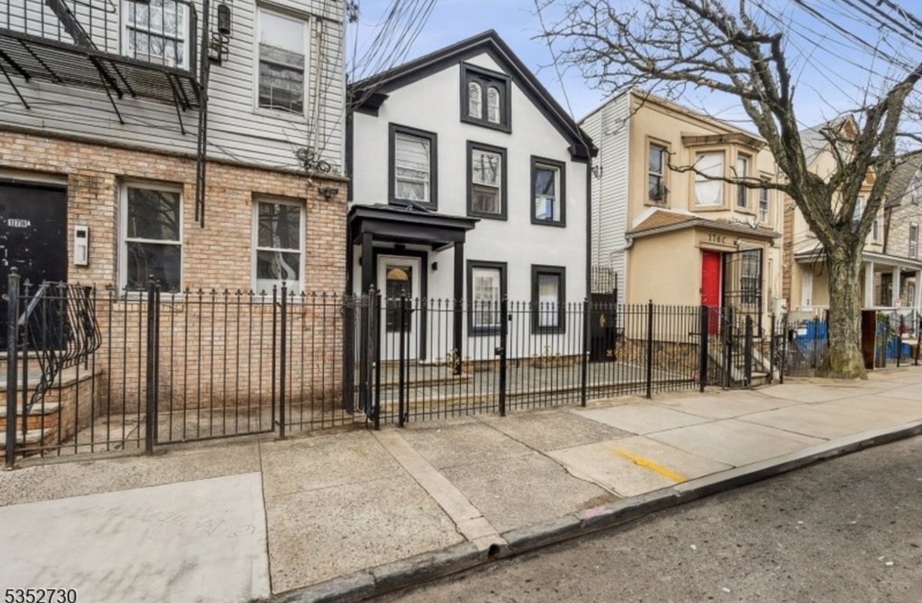 Exterior of 176B Parker Street